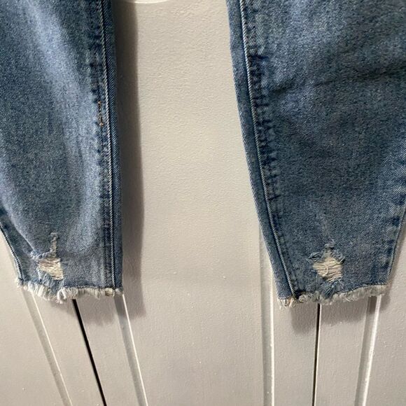 Tinseltown Jeans Size 9 (29) Juniors High Rise Mom Factory Distressed Raw Hem - Picture 2 of 9